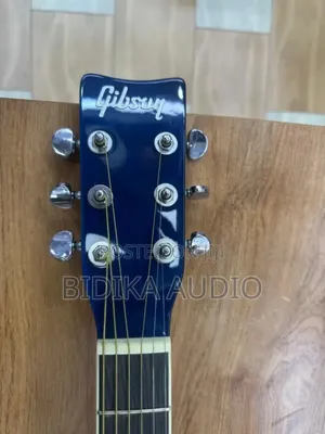 Quality Gibson Accoustic Guitar 6 Strings