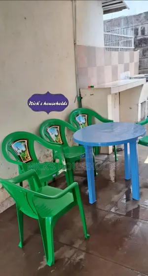 4 Adix Plastic Chair Plus a Round Plastic Table Set
