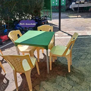 Complast Jungle Green Plastic Table With Kenpoly Chairs
