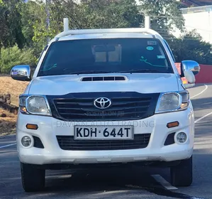 Toyota Hilux 2015 White