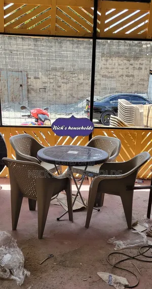 Hotel Foldable Plastic Table With 4 Plastic Chairs Set