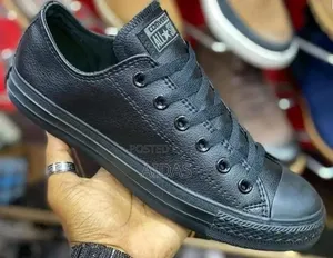 Converse Leather Sneaker