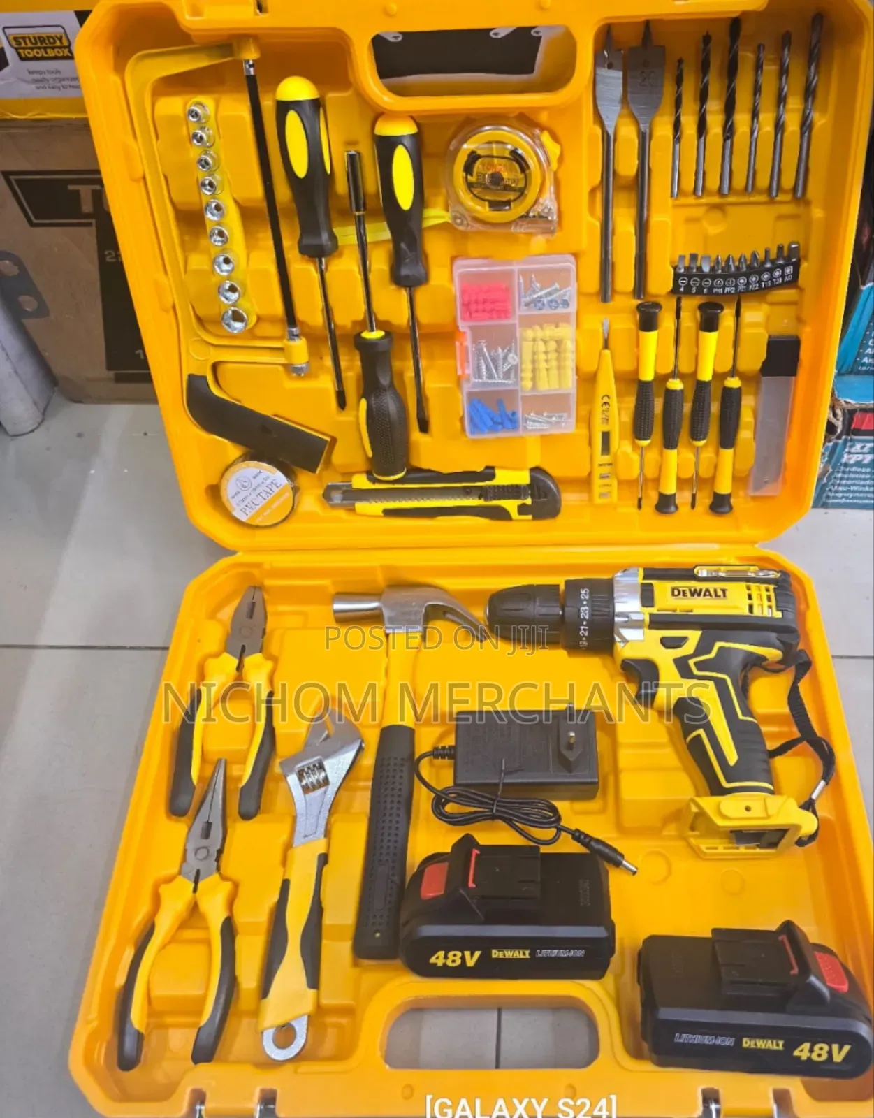Dewalt Cordless Drill Set/Rechargeable Toolkit