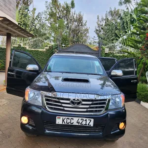 Toyota Hilux 3.0 D-4D 4x4 2014 Black
