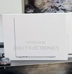 New Laptop Apple MacBook Air 16GB Apple M4 SSD 256GB