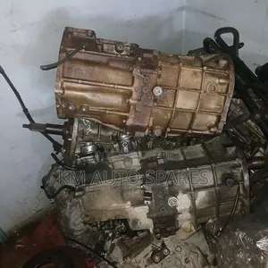Toyota Hilux Vigo Gearbox.
