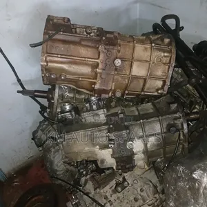 Toyota 1hz Gearbox for Toyota Land Cruiser 79 Series.