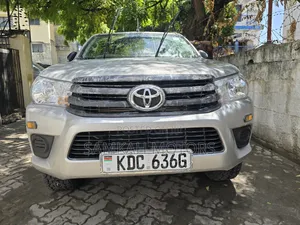 Toyota Hilux 2020 Gray