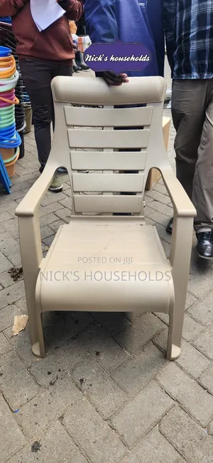 Ivory Plastic Chairs (Lazy Boy Plastic Chair)