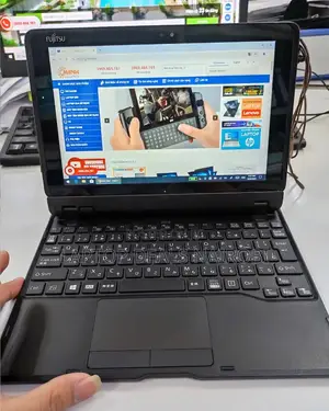Laptop Fujitsu 4GB Intel Atom SSD 128GB