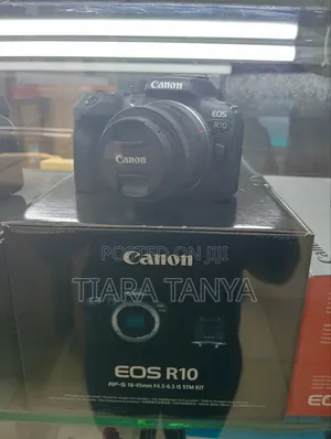 Canon Eos R10 Mirrorless Camera + Rf-S 18-45mm F4.5-6.3 I