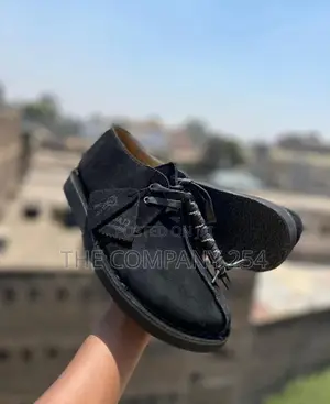 Original Leather Casual Lowcut Clarks Bank Robber Sneaker
