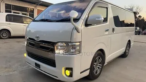 Toyota HiAce 2019 White