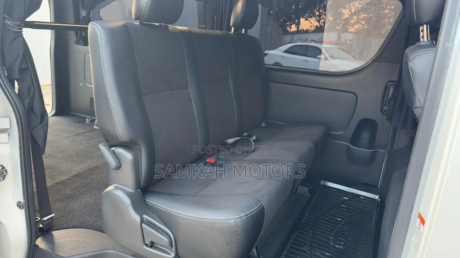Toyota HiAce 2019 White