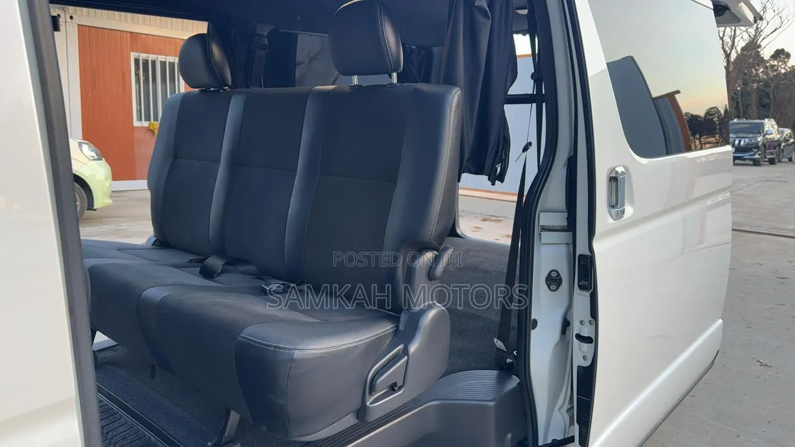 Toyota HiAce 2019 White