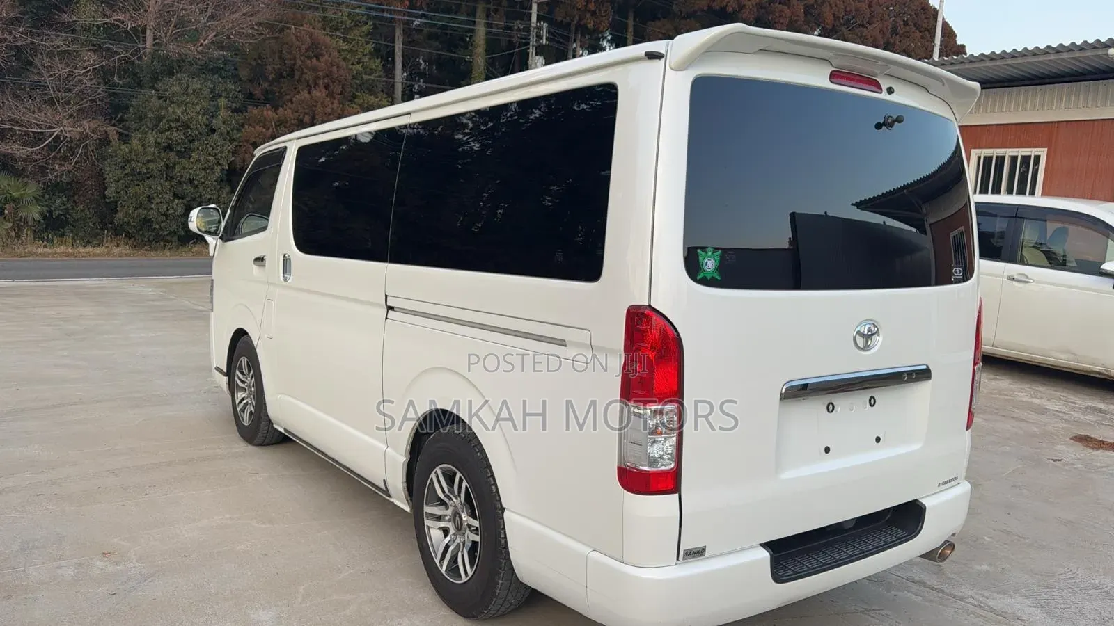 Toyota HiAce 2019 White