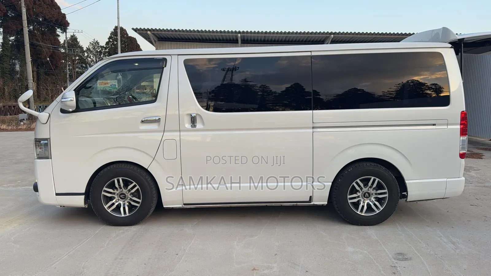 Toyota HiAce 2019 White