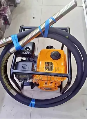 Dera Concrete Vibrator With Pocker