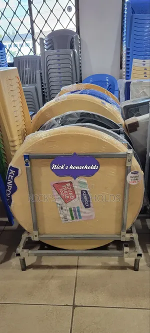 Cream Round Plastic Table [Kenpoly Plastic Table]