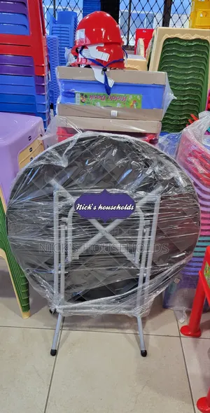 Kenpoly Foldable Plastic Table With Metal Legs
