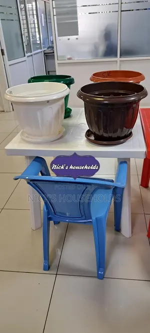 Brilliant Plastic Table Square Table