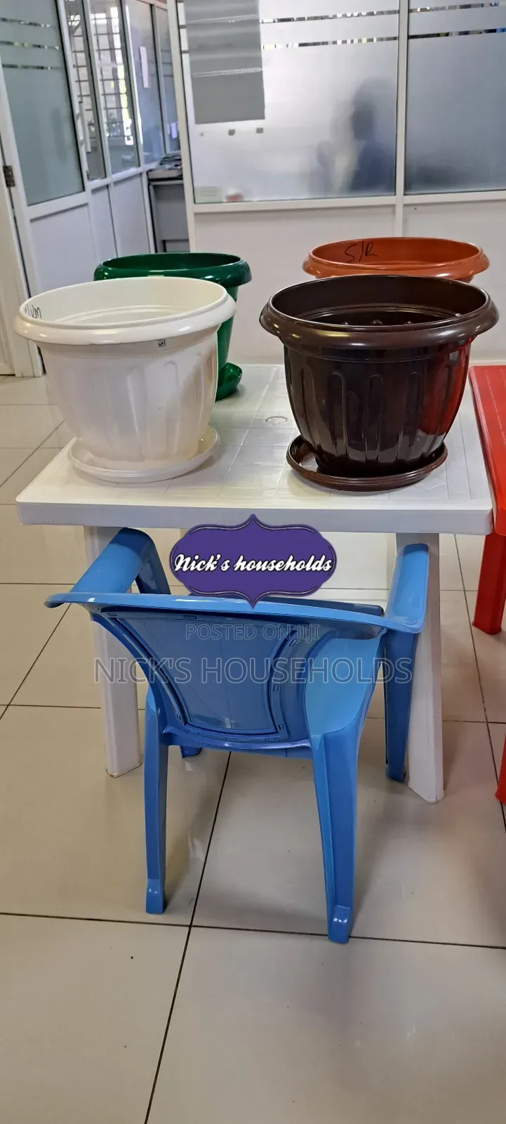 Brilliant Plastic Table Square Table