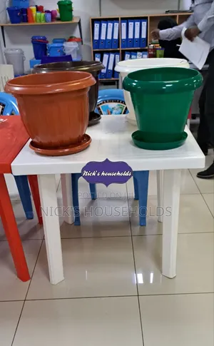 Brilliant Plastic Table Square Table