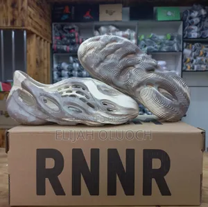 Yeezy Foam Runner (Original)
