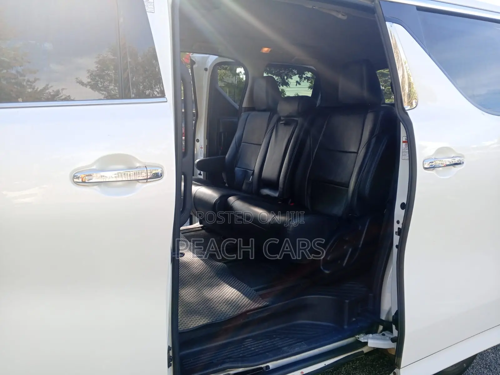 Toyota Alphard 2017 White