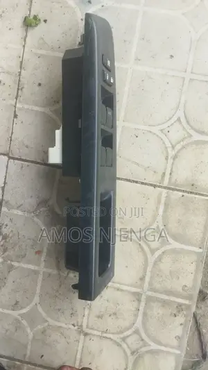 Toyota Vitz 2011 Power Window