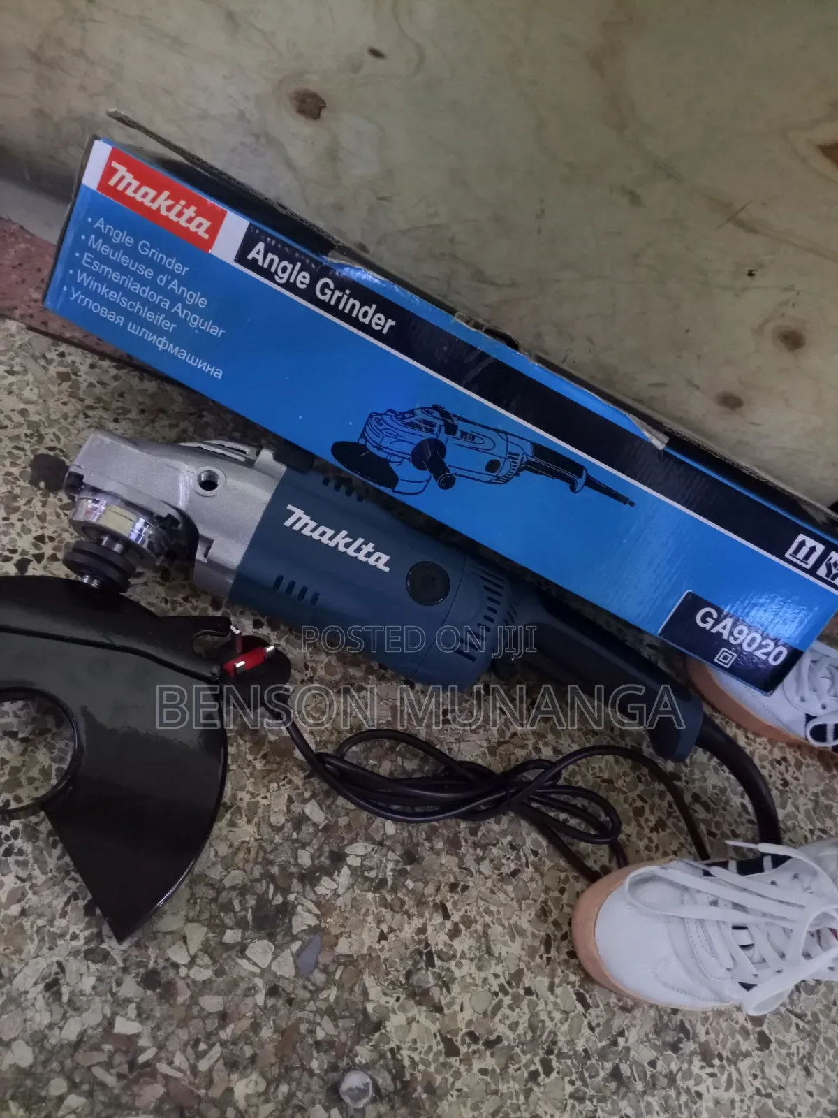 Makita Electric Angle Grinder 9"