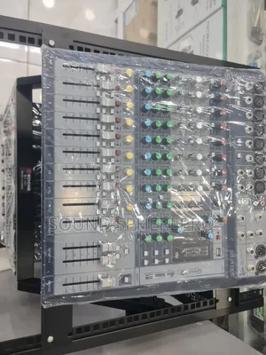 Soundcraft Signature 12 Plain Mixer