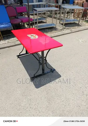 4by2 Restaurant And Bar Red Table