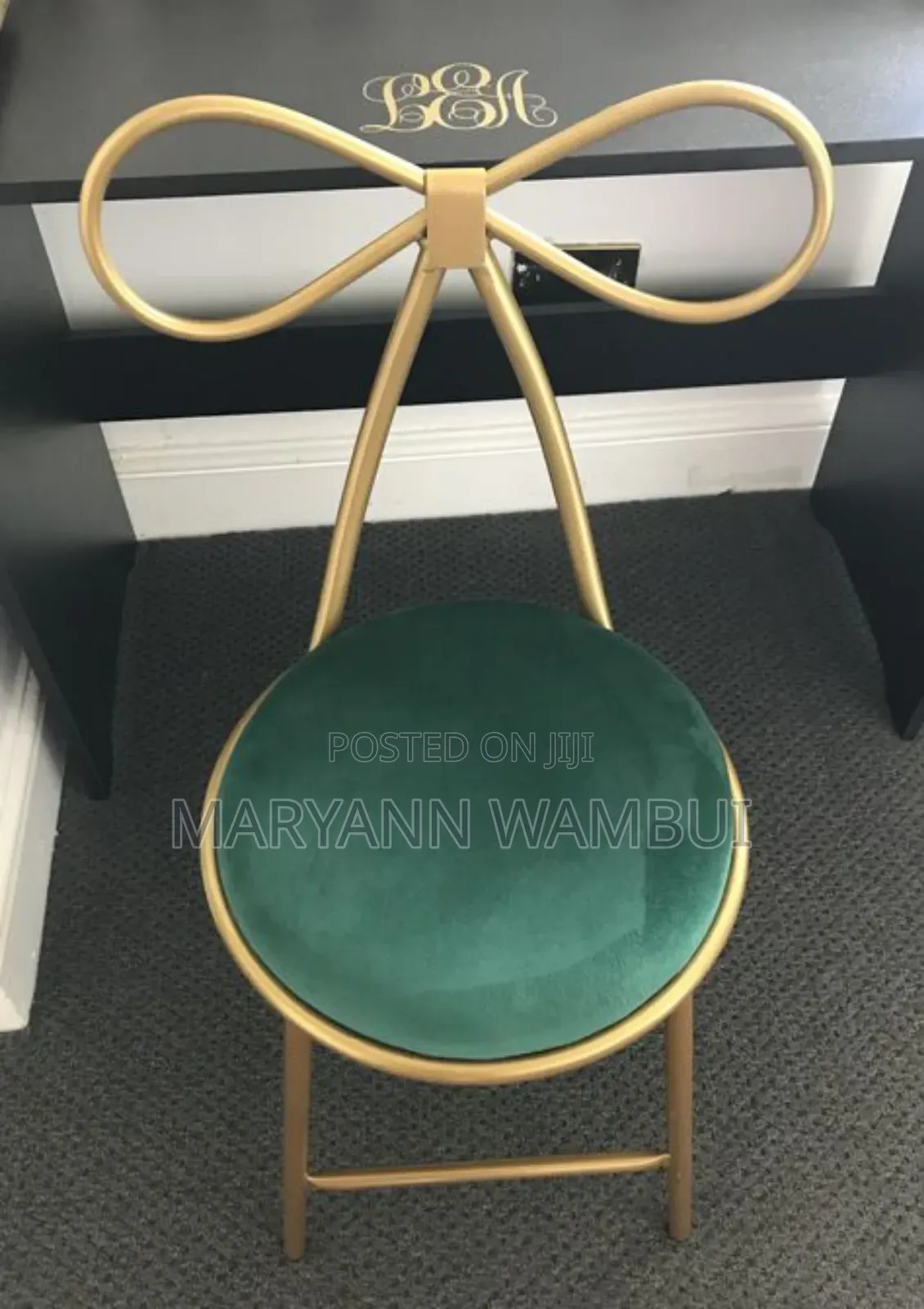 Unique Salon Chair