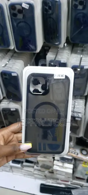 iPhone 11 Pro Max Magsafe Clear Case With Camera Stand/Lens