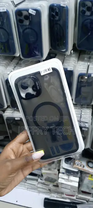 iPhone 11 Pro Max Magsafe Clear Case With Camera Stand/Lens