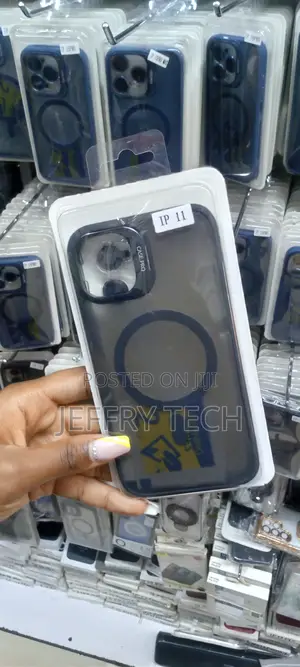 iPhone 11 Magsafe Case With Camera Stand + Metal Ring Lens