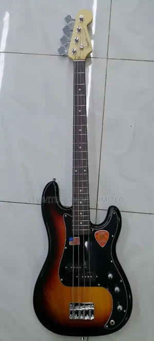 Fender Bass 4 Sunburst
