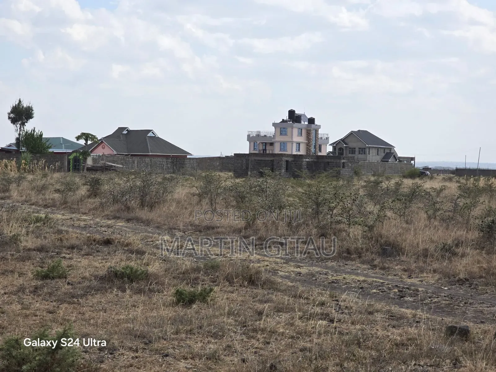 Kamakis - Kiratina Plots on Eighth Acre