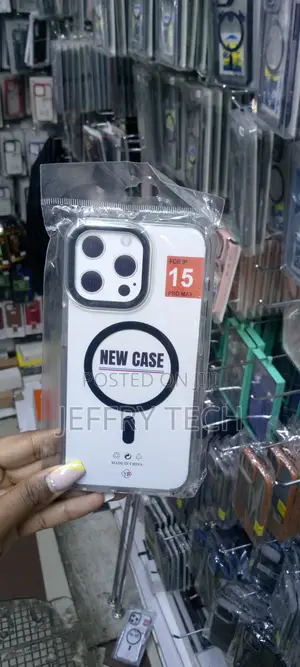 iPhone 15 Pro Max Black Magsafe Clear Case Raised Camera