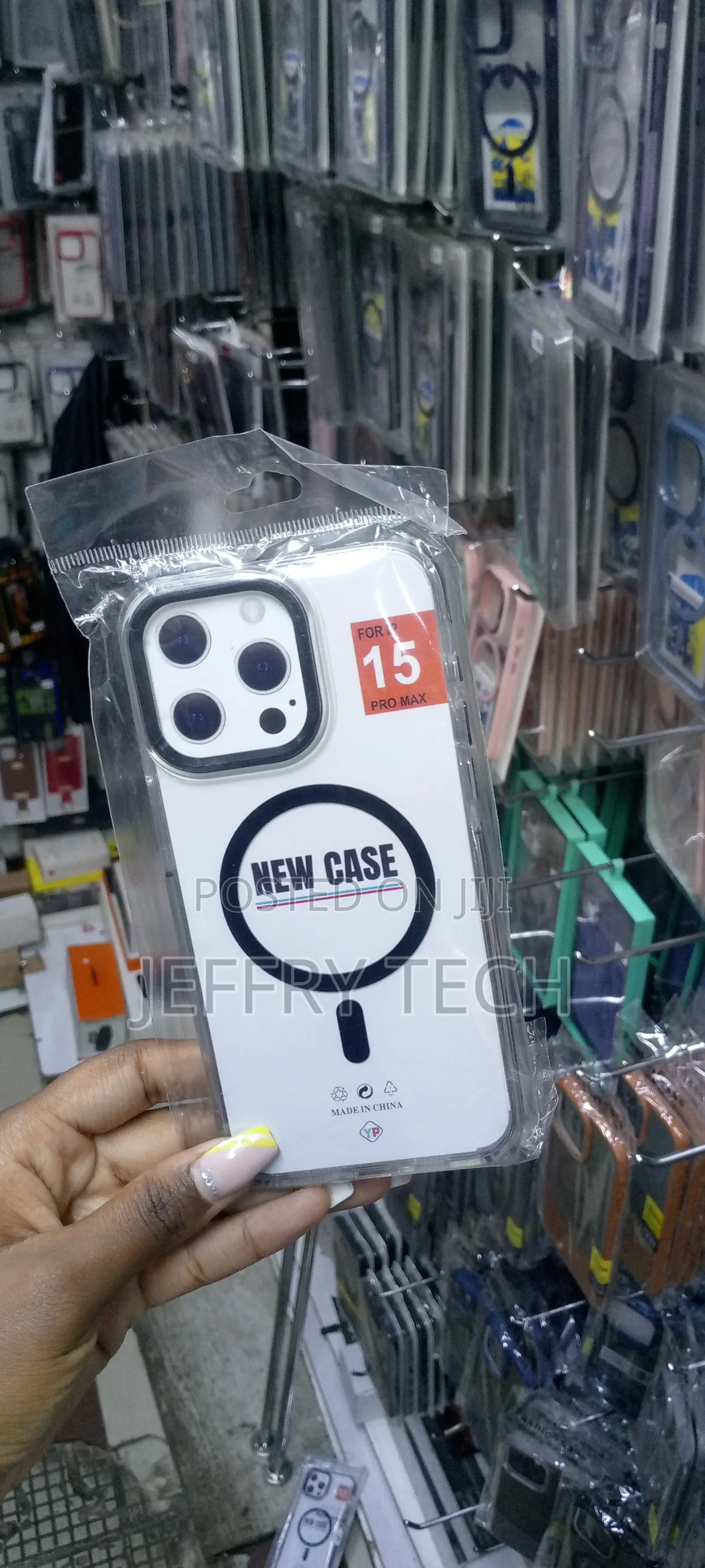 iPhone 15 Pro Max Black Magsafe Clear Case Raised Camera