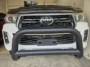 Toyota Hilux 2019 White