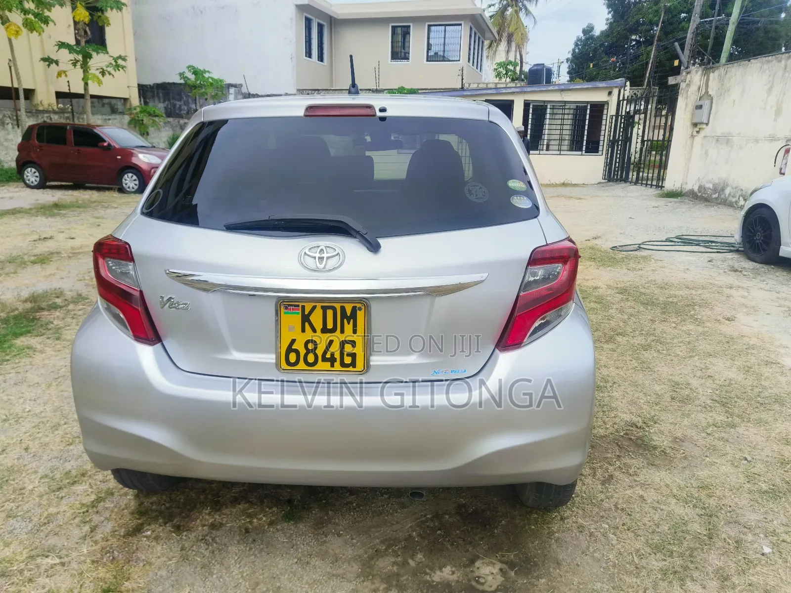 Toyota Vitz 2017 Silver
