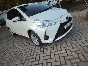 Toyota Vitz 2018 White