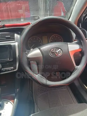 Car Fitted With Black Leather Stitching Steerin Wheel Cover