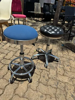 2 Puff Stool Pedicure