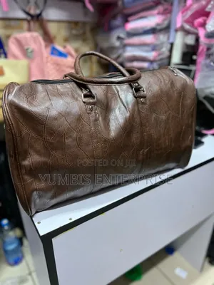 Brown Quality Unisex Duffel Bags at 1400