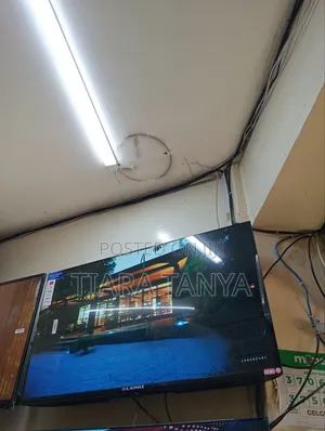 Solar Max 43" Smart Android TV