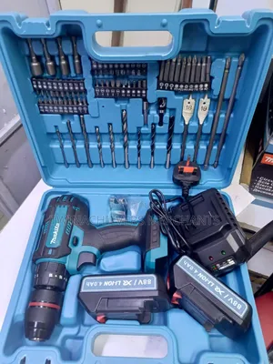 Makita Heavy Duty Cordless Drill 88v With 2 Batteries