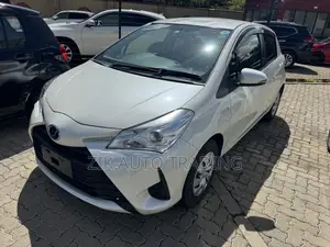 Toyota Vitz 1.5 FWD 5dr 2017 White